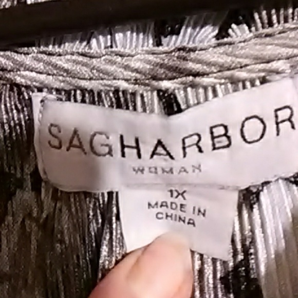 Two piece built in Sag Harbor tie front top - Picture 3 of 5